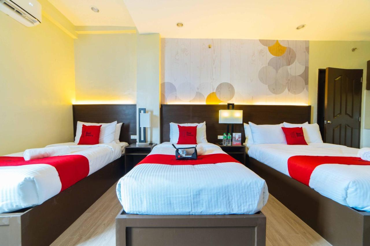 Hotel Reddoorz Premium @ Sta Rosa Tagaytay Road Silang Exterior foto