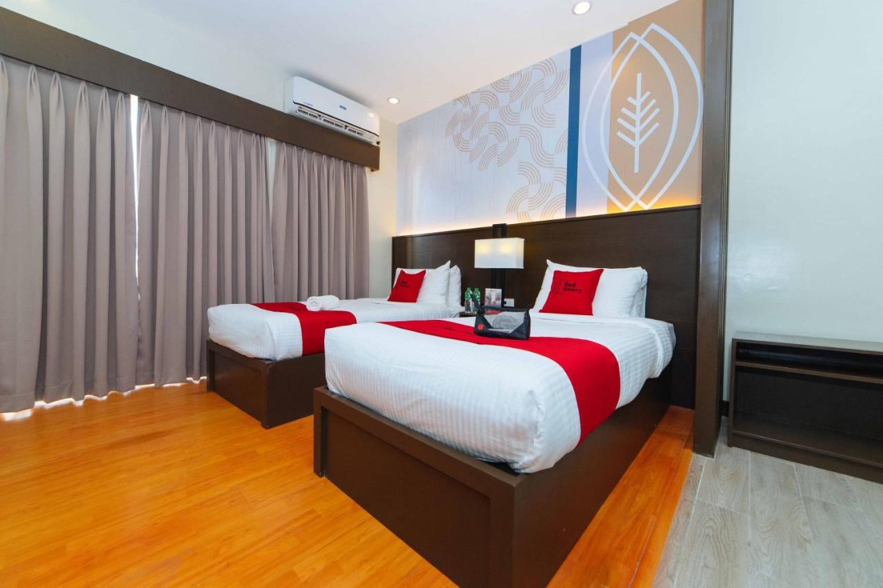 Hotel Reddoorz Premium @ Sta Rosa Tagaytay Road Silang Exterior foto