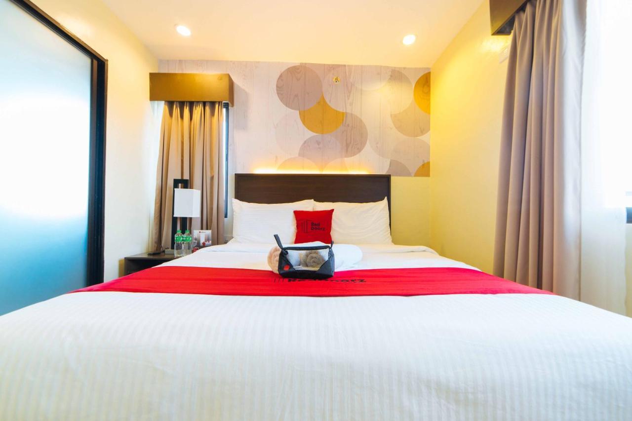 Hotel Reddoorz Premium @ Sta Rosa Tagaytay Road Silang Exterior foto