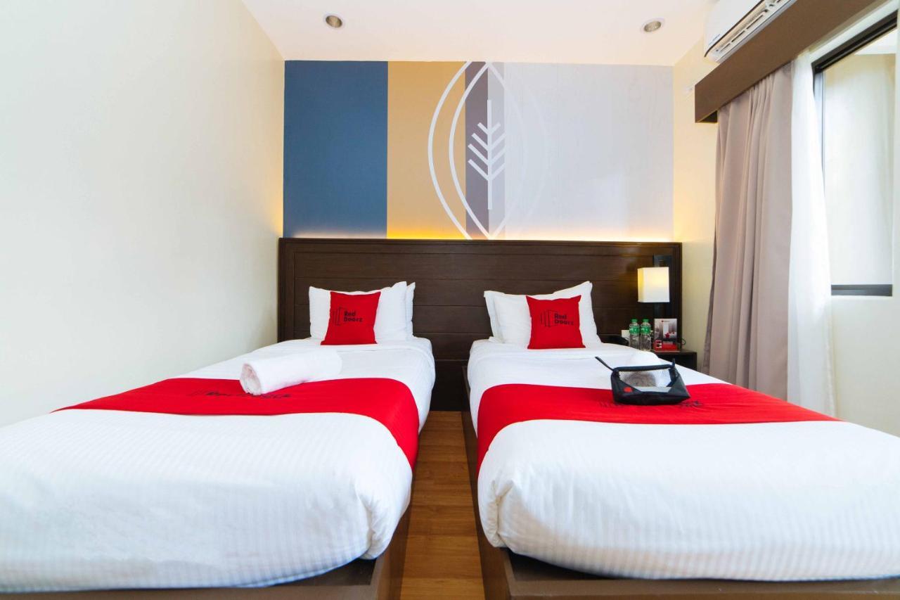Hotel Reddoorz Premium @ Sta Rosa Tagaytay Road Silang Exterior foto