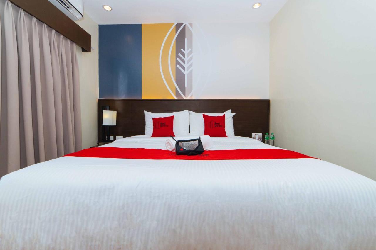 Hotel Reddoorz Premium @ Sta Rosa Tagaytay Road Silang Exterior foto