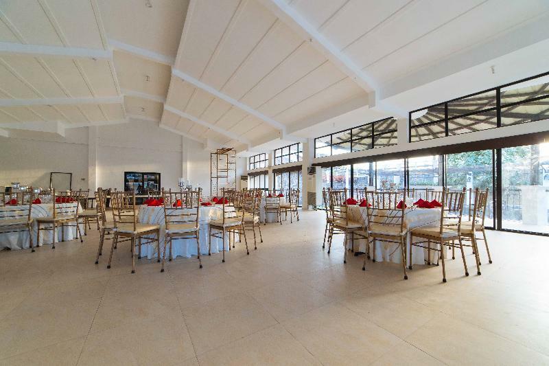 Hotel Reddoorz Premium @ Sta Rosa Tagaytay Road Silang Exterior foto