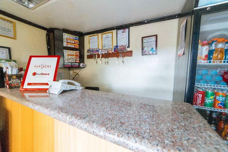 Hotel Reddoorz Premium @ Sta Rosa Tagaytay Road Silang Exterior foto