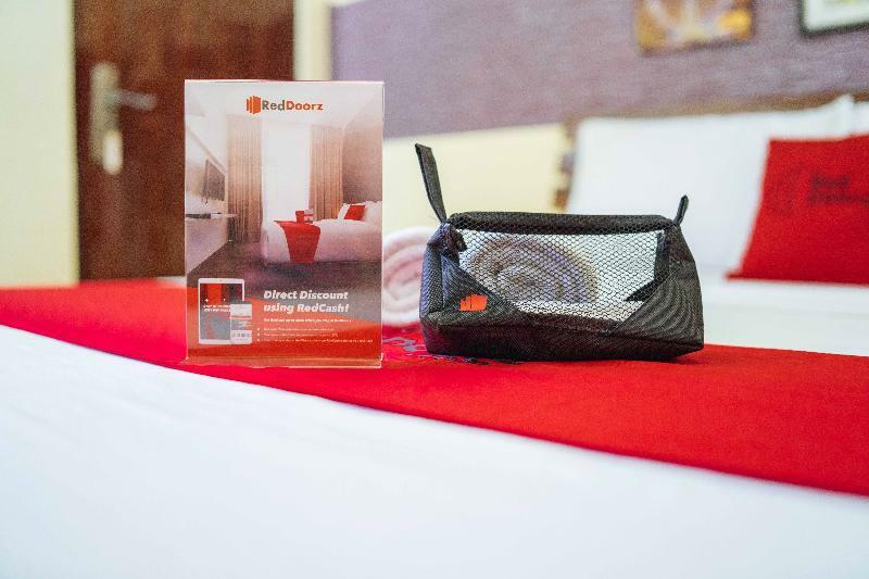 Hotel Reddoorz Premium @ Sta Rosa Tagaytay Road Silang Exterior foto